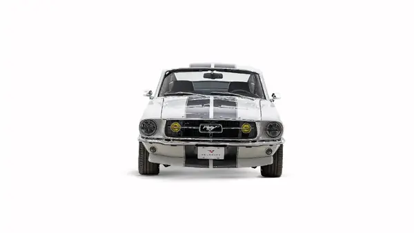 Classic Mustang Ultra Gray_5 Front