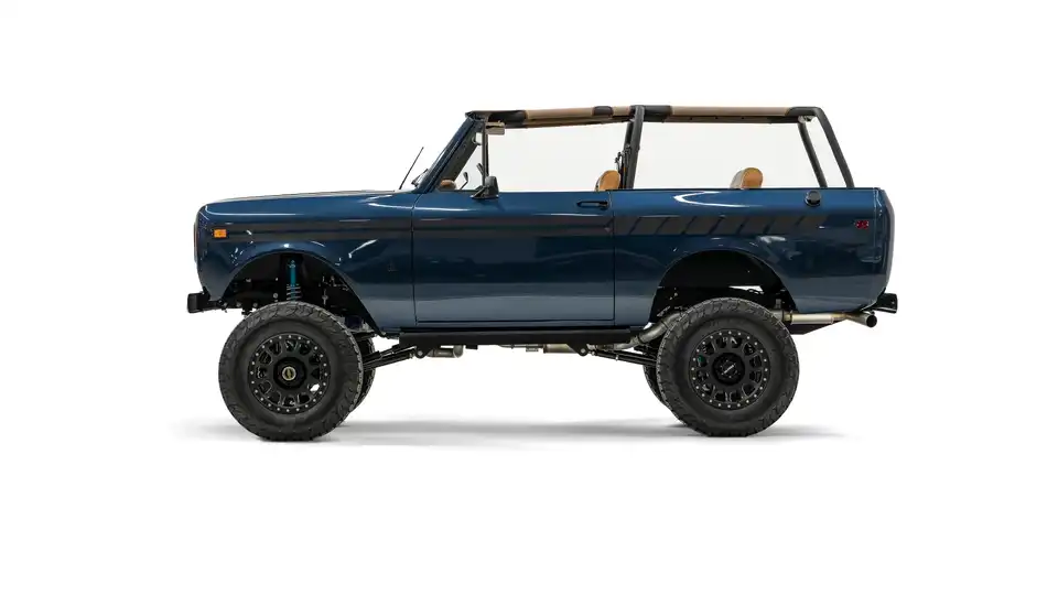 1976 North Sky Blue IH Scout 2_2 Drivers Side 