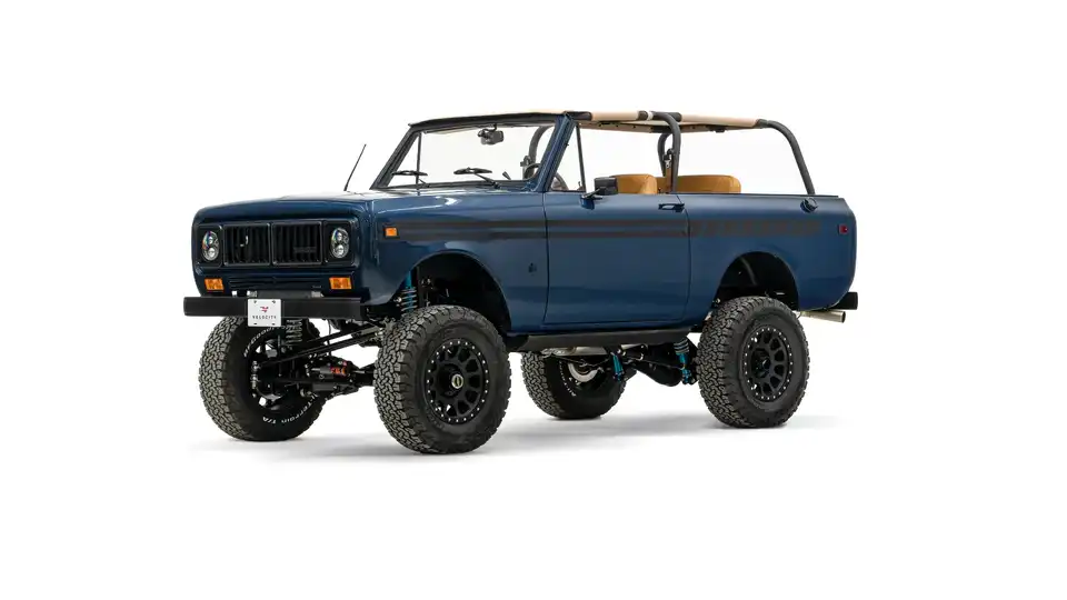 1976 North Sky Blue IH Scout 2_3 Drivers Side Front 3.4