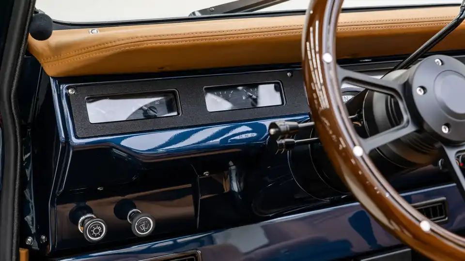 1976 North Sky Blue IH Scout 2_15 Dakota Digital Gauges