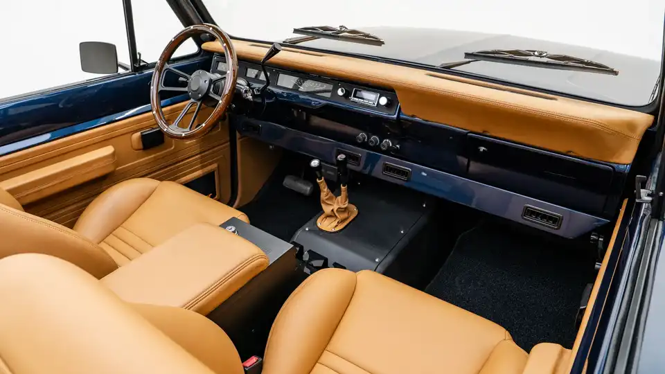 1976 North Sky Blue IH Scout 2_18 Passenger Side Interior