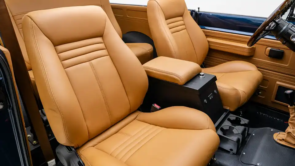 1976 North Sky Blue IH Scout 2_19 Interior