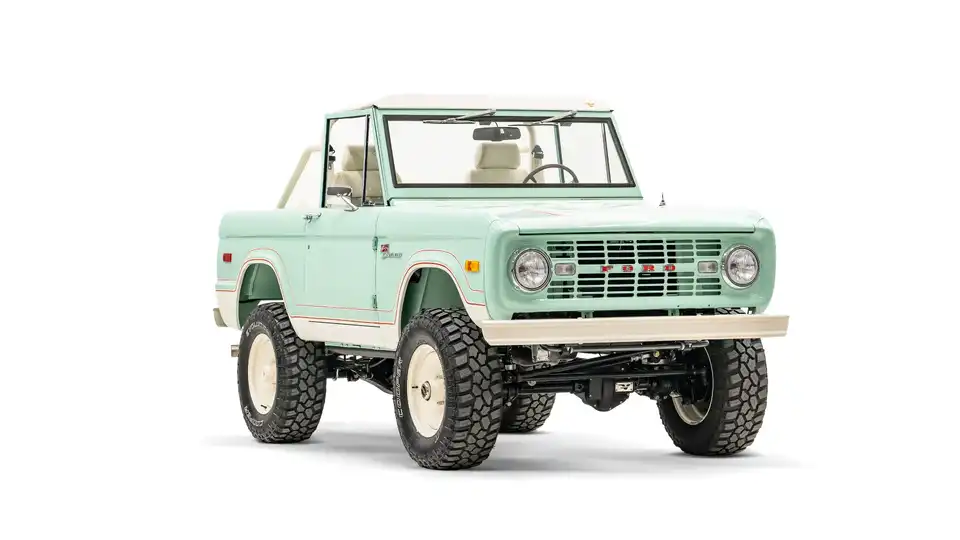 Classic Ford Bronco For Sale_6 Passenger Side Front 