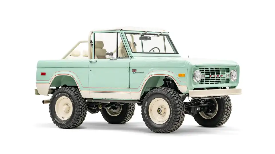 Classic Ford Bronco For Sale_7 Passenger Side Front  3.4