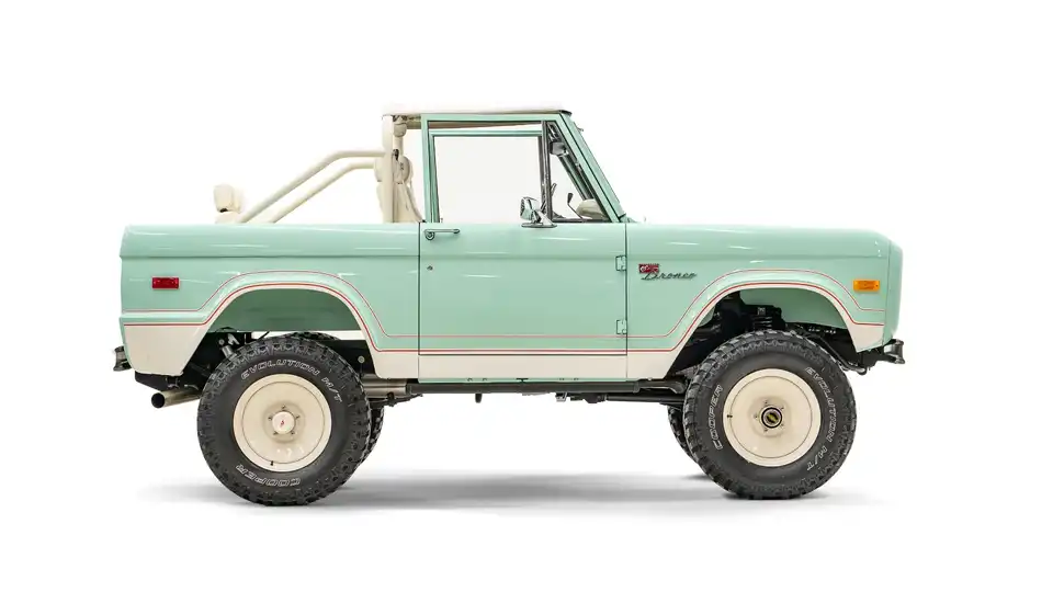 Classic Ford Bronco For Sale_8 Passenger Side