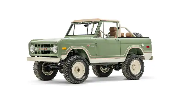 Restored Ford Bronco_3 Drivers Side Front 3.4