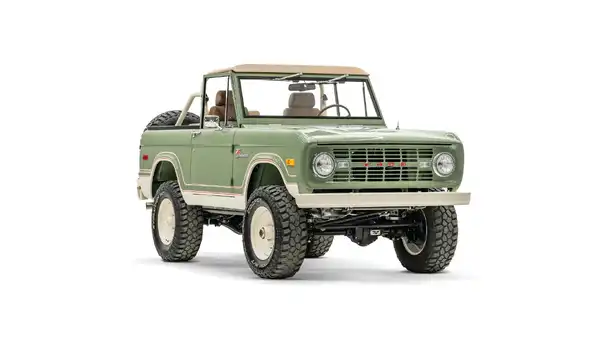 Restored Ford Bronco_6 Passenger Side Front 