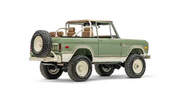 Restored Ford Bronco_9 Passenger Side Rear 3