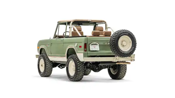 Restored Ford Bronco_12Driver Side Rear