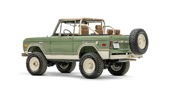 Restored Ford Bronco_13 Driver Side Rear 3.4