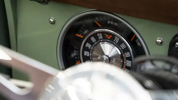Restored Ford Bronco_15 Dakota Digital Gauges