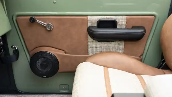 Restored Ford Bronco_16 Rear Interior