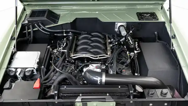Restored Ford Bronco_27 Ford Coyote Engine