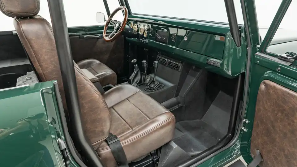 Green IH Scout_20 Interior