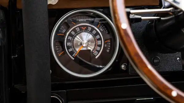 1976 Ford Bronco For Sale_15 Dakota Digital Gauges