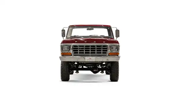 1975 Classic Ford F250 Dentside_5 Front