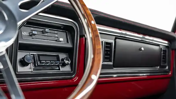 1975 Classic Ford F250 Dentside_19 Interior