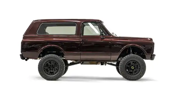 Tom Segura's 1971 Chevy K5 Blazer_8 Passenger Side