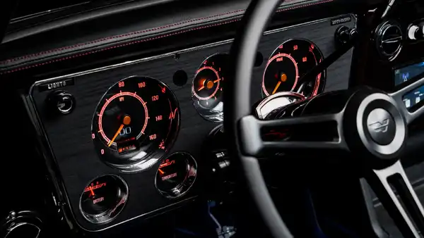 Tom Segura's 1971 Chevy K5 Blazer_15 Dakota Digital Gauges