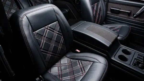 Tom Segura's 1971 Chevy K5 Blazer_17 Front Interior