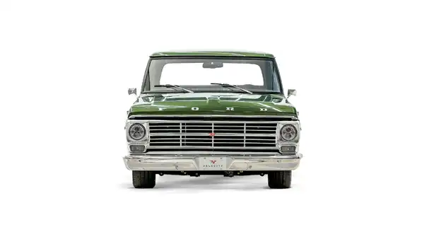 Restored Ford F100 Street Truck_5 Front
