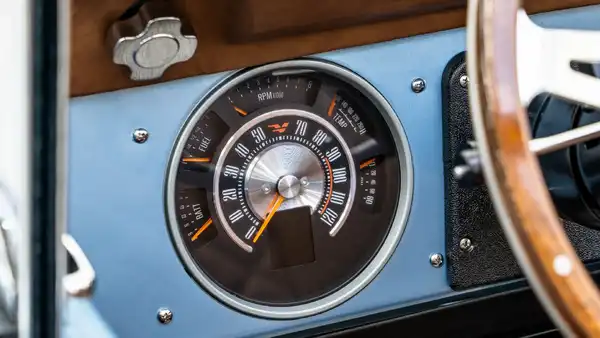 1971 Brittany Blue Ford Bronco_15 Dakota Digital Gauges