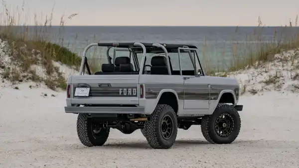 Velocity Heritage Series Bronco 01