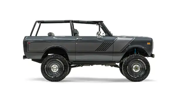 1971 International Scout 2_8 Passenger Side