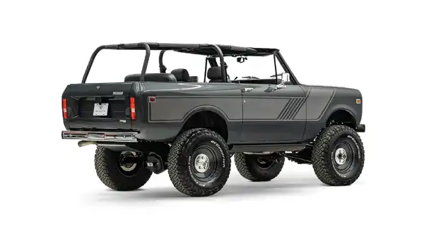 1971 International Scout 2_9 Passenger Side Rear 3