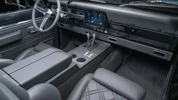 1971 International Scout 2_18 Passenger Side Interior
