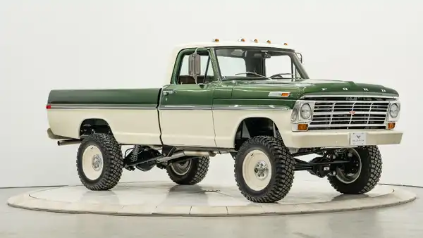 1971 Restored Ford F250_7 Passenger Side Front  3.4