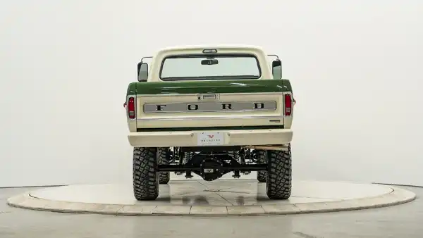 1971 Restored Ford F250_11 Rear Tailgate