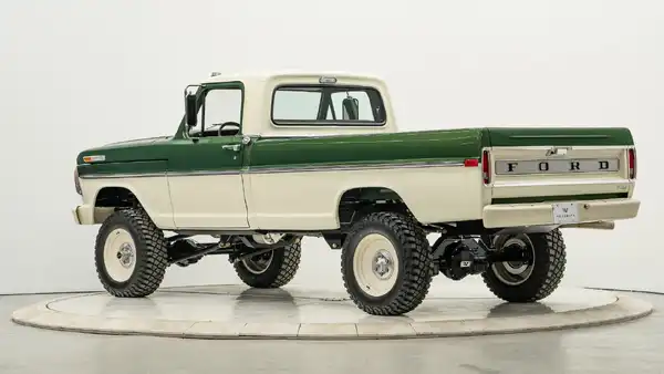 1971 Restored Ford F250_13 Driver Side Rear 3.4