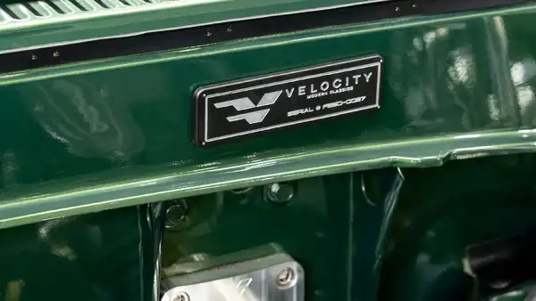 1971 Restored Ford F250_28 V8 Coyote Engine