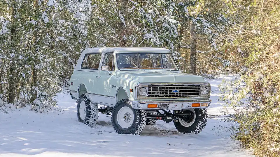 Classic Chevy K5 Blazer Mint Snow