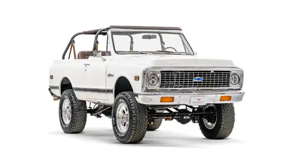1969 Chevy K5 Blazer_6 Passenger Side Front 
