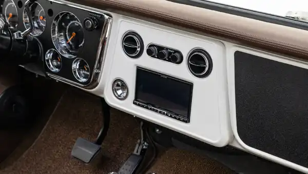 1969 Chevy K5 Blazer_20 Interior